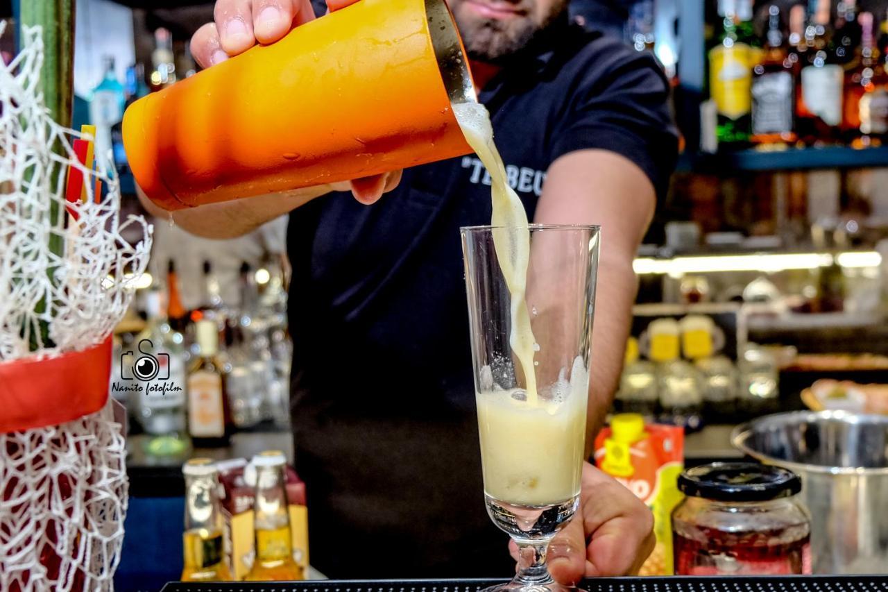Vlorë Tebeu Coffe And Bar Bed & Breakfast エクステリア 写真